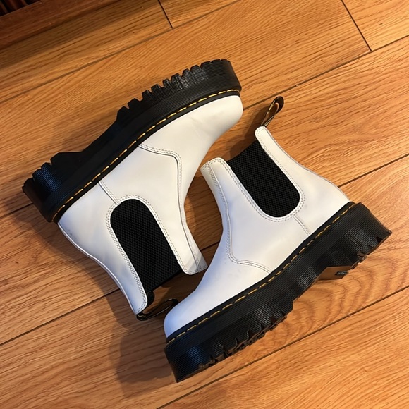 Dr Martens 2976 Platform Chelsea Boot - Picture 11 of 13